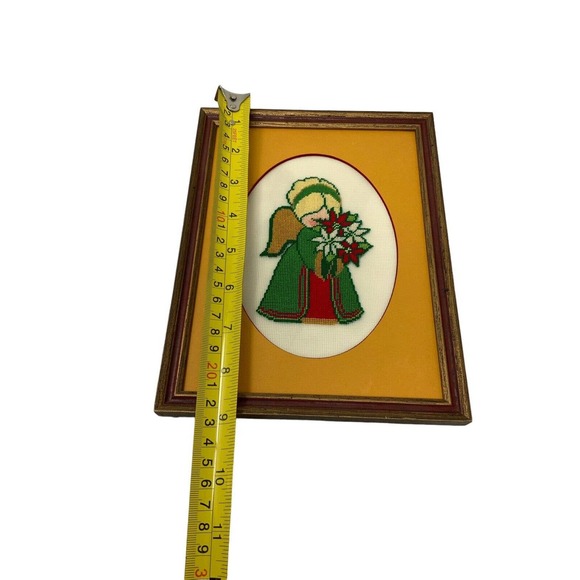 Framed Complete Floss Peti Point Stitch Praying Angel Poinsettias Vintage XMas - Picture 9 of 13